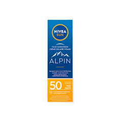 Cercavo da tempo una protezione solare adatta alla mia pelle grassa e sensibile. Finalmente l'ho trovata con Nivea Sun Face Sunscreen Alpin. Ha una texture cremosa ma leggera, non unge e non brucia gli occhi. Sono rimasta colpita anche dall'SPF 50, un must assoluto per me in qualsiasi periodo dell'anno! Di Nivea Sun, costa circa 12 € su DM. Rike, redattrice di moda e bellezza
