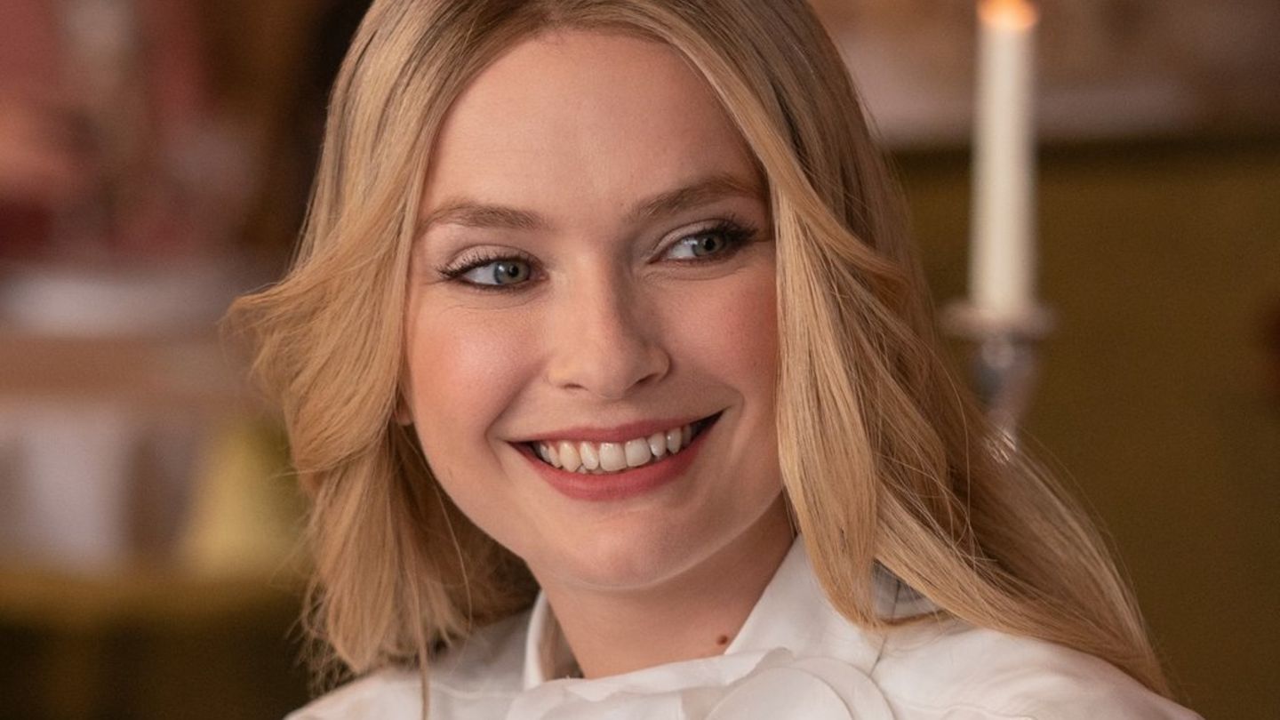 Camille Razat: Darum fehlt sie in der neuen "Emily in Paris"-Staffel
