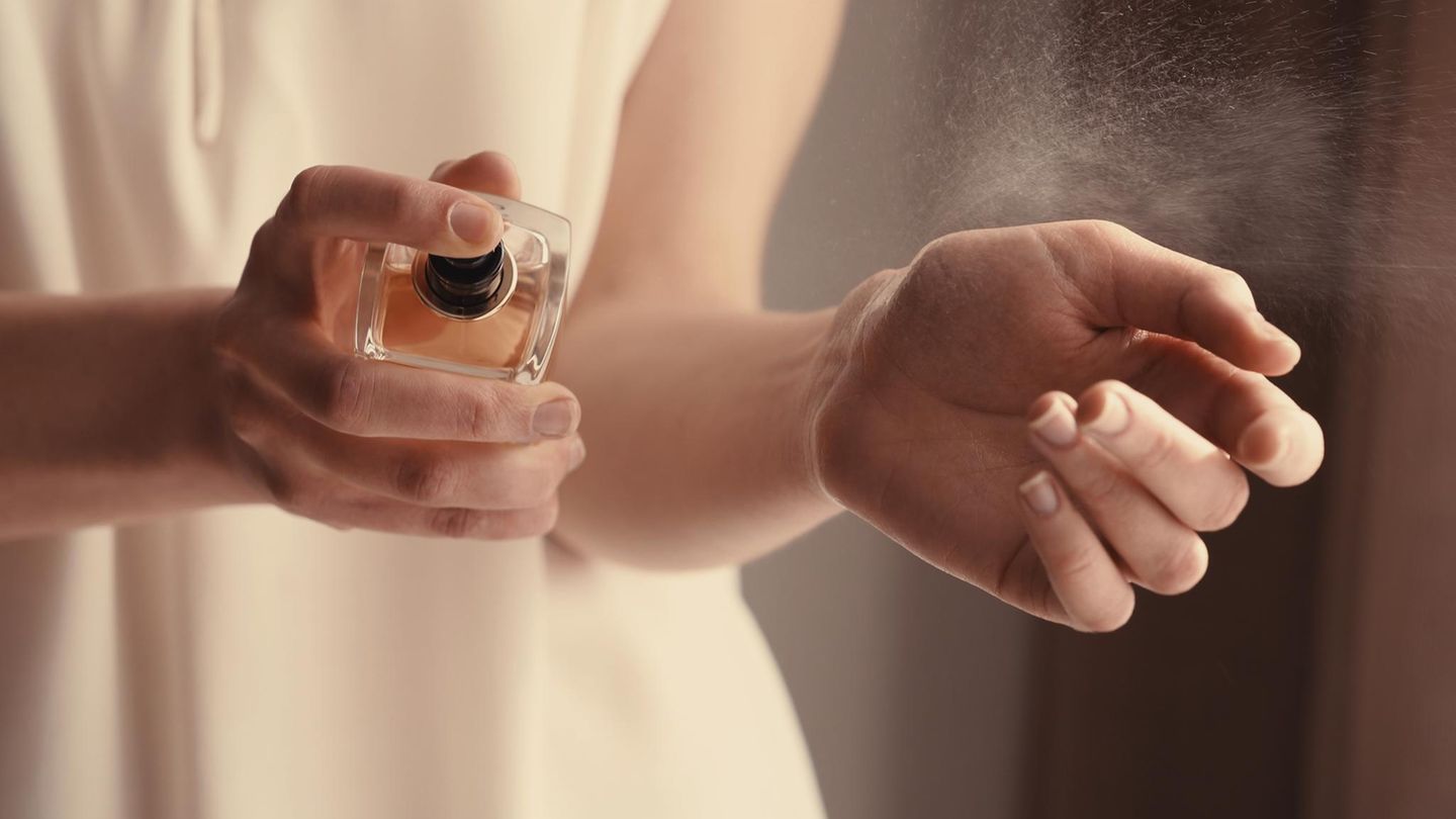 Wie-h-lt-Parfum-l-nger-Parfum-Expertin-nennt-Tipps-und-Tricks-f-r-langanhaltenden-Duft