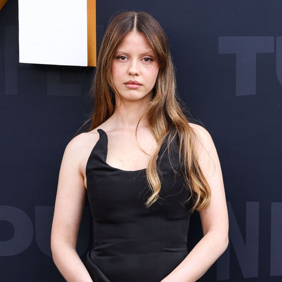 Sie wirkt schüchtern, aber Mia Goth hat sich im Horror-Genre einen Namen gemacht.