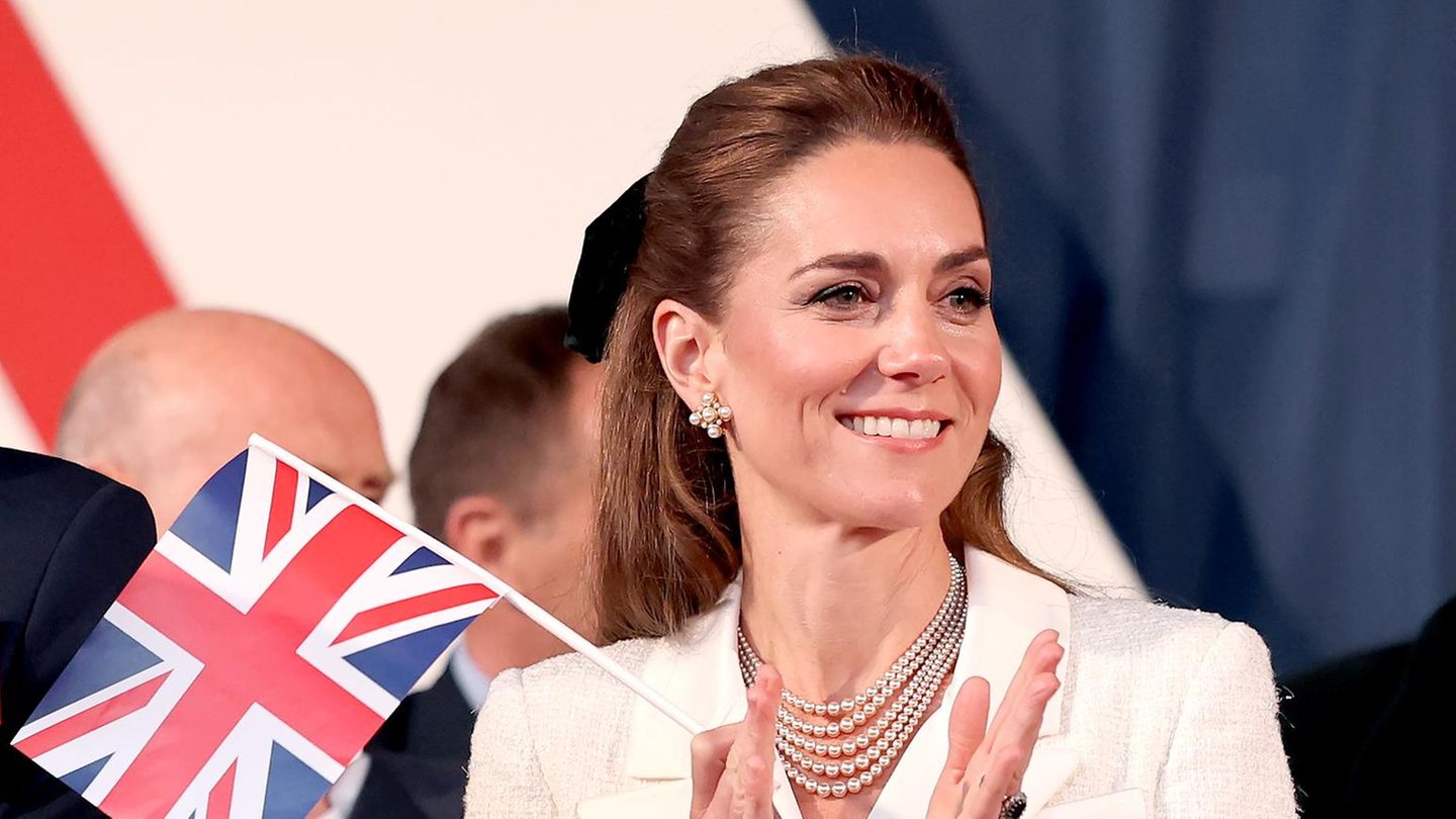 Catherine-Princess-of-Wales-Ihre-Zwei-Drittel-Regel-betont-und-ffnet-das-Auge