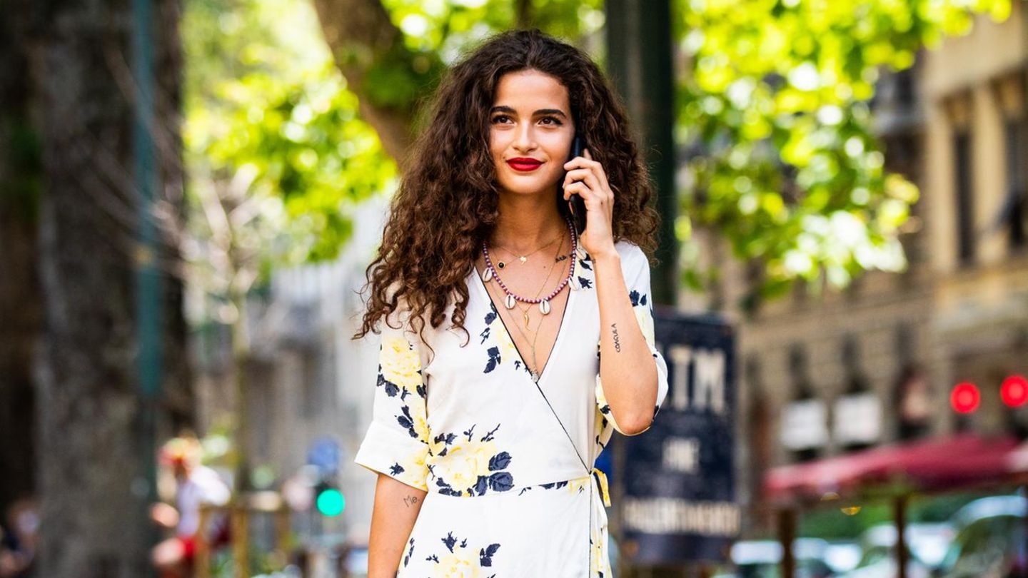 Hei-geliebt-3-Kleider-die-italienische-Frauen-diesen-Sommer-lieben