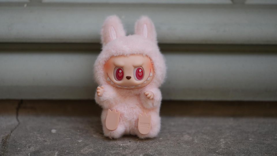 Fletschende Zähne treffen auf Flausch: Labubu