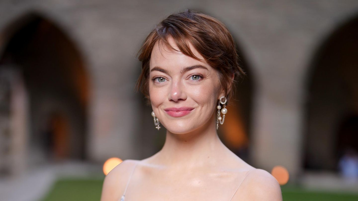 Schlupflider-Mit-diesen-4-Make-up-Tricks-ist-das-keine-gewagte-Kombi