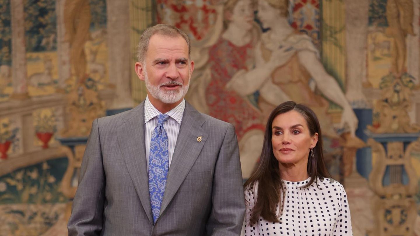 Schn-ppchen-Im-g-nstigen-Kleid-beweist-sie-Stilgef-hl-kennt-keinen-Preis