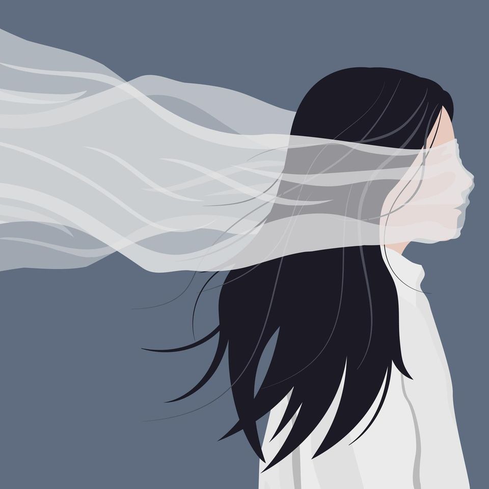Illustration in Grautönen: Seitenansicht einer Frau mit einem Wolkenschleier um den Kopf