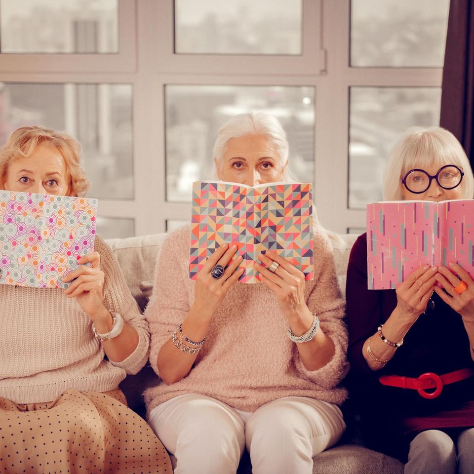 Frauen mit Buch
