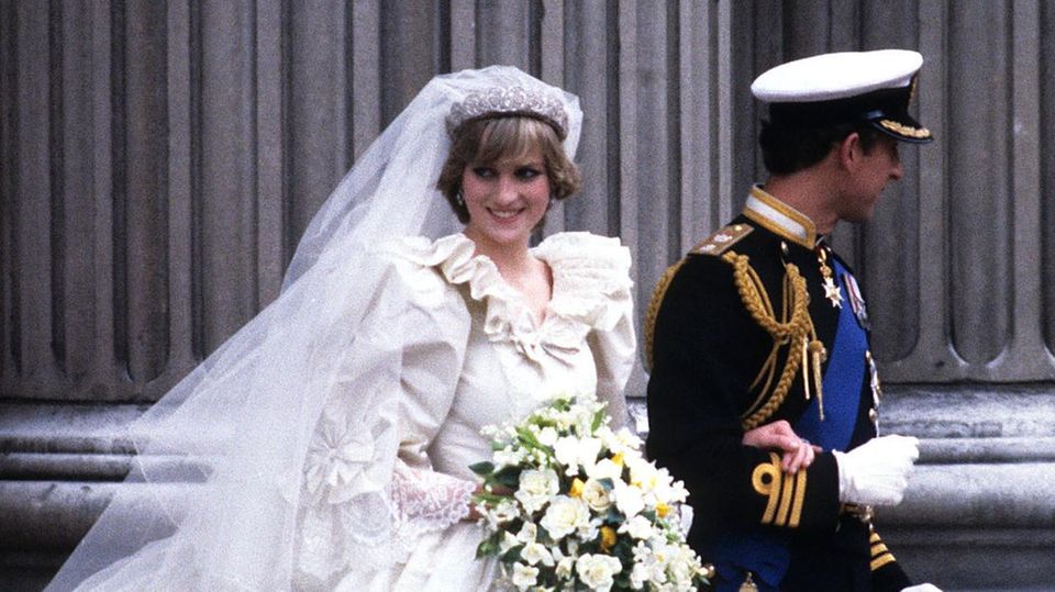 Prinzessin Diana und Prinz Charles bei ihrer Hochzeit