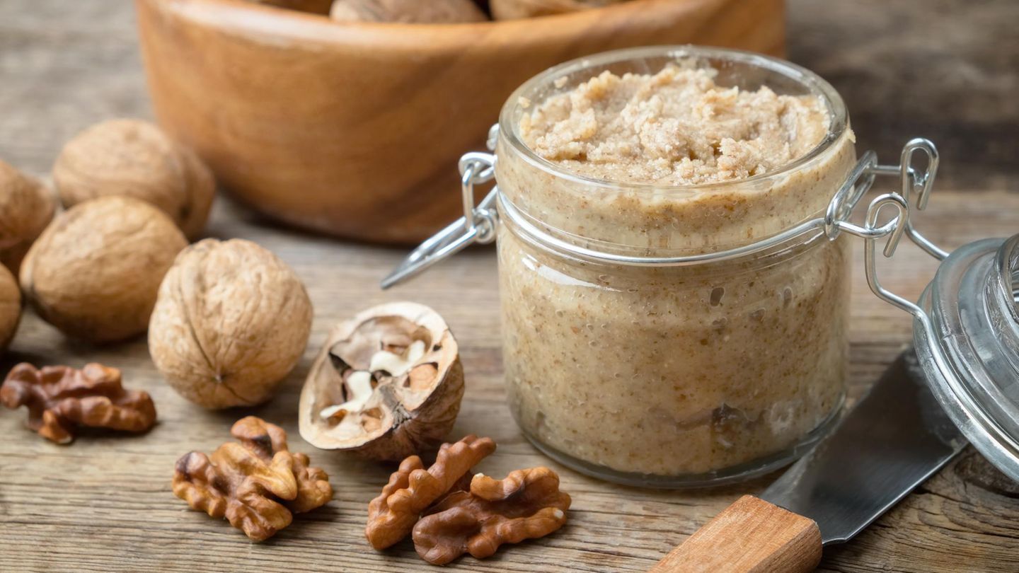 3-Zutaten-Rezept-Blitzschnelle-Walnussbutter-selbst-gemacht