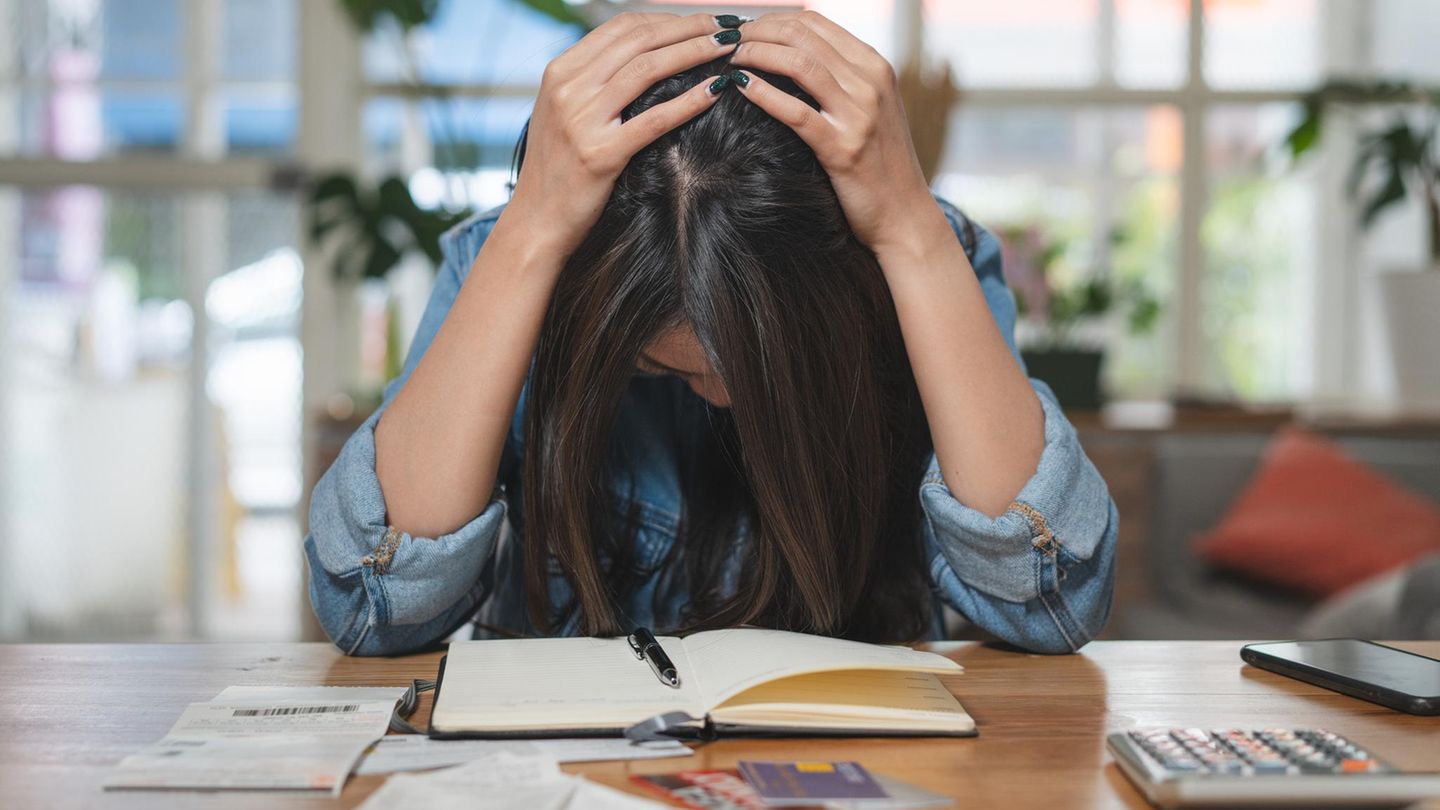 Das-Konto-dauerhaft-im-Minus-5-Expertinnentipps-wie-du-den-Dauer-Dispo-loswirst