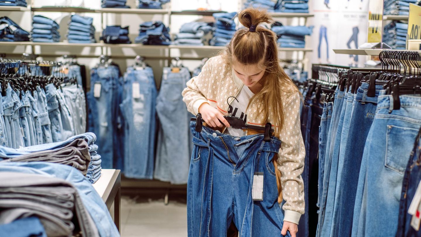 Jeanshosen-kaufen-ohne-Anprobe-Mit-diesem-Trick-wirst-du-innerhalb-von-30-Sekunden-f-ndig