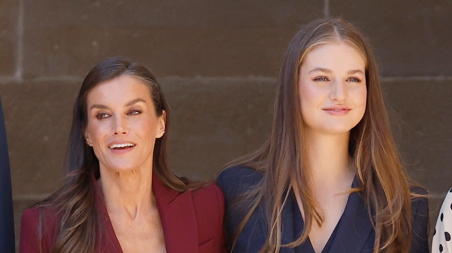 Prinzessin-Ingrid-Alexandra-Co-Fotobeweis-Sie-werden-immer-mehr-zu-Fashion-Zwillingen