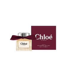 Çok az koku, kış mevsimini portakal kadar güzel çağrıştırır. Öyleyse neden parfümünüze portakal, sıcak şarap ve zencefilli kurabiye eklemeyesiniz? Chloé Le Parfum, üst notasında portakal çiçeği, orta notasında gül ve alt notasında vanilya ve tonka fasulyesiyle büyüleyici, ferah bir koku. İlginizi çekti mi? Flaconi'de yaklaşık 47 €'ya mevcut.