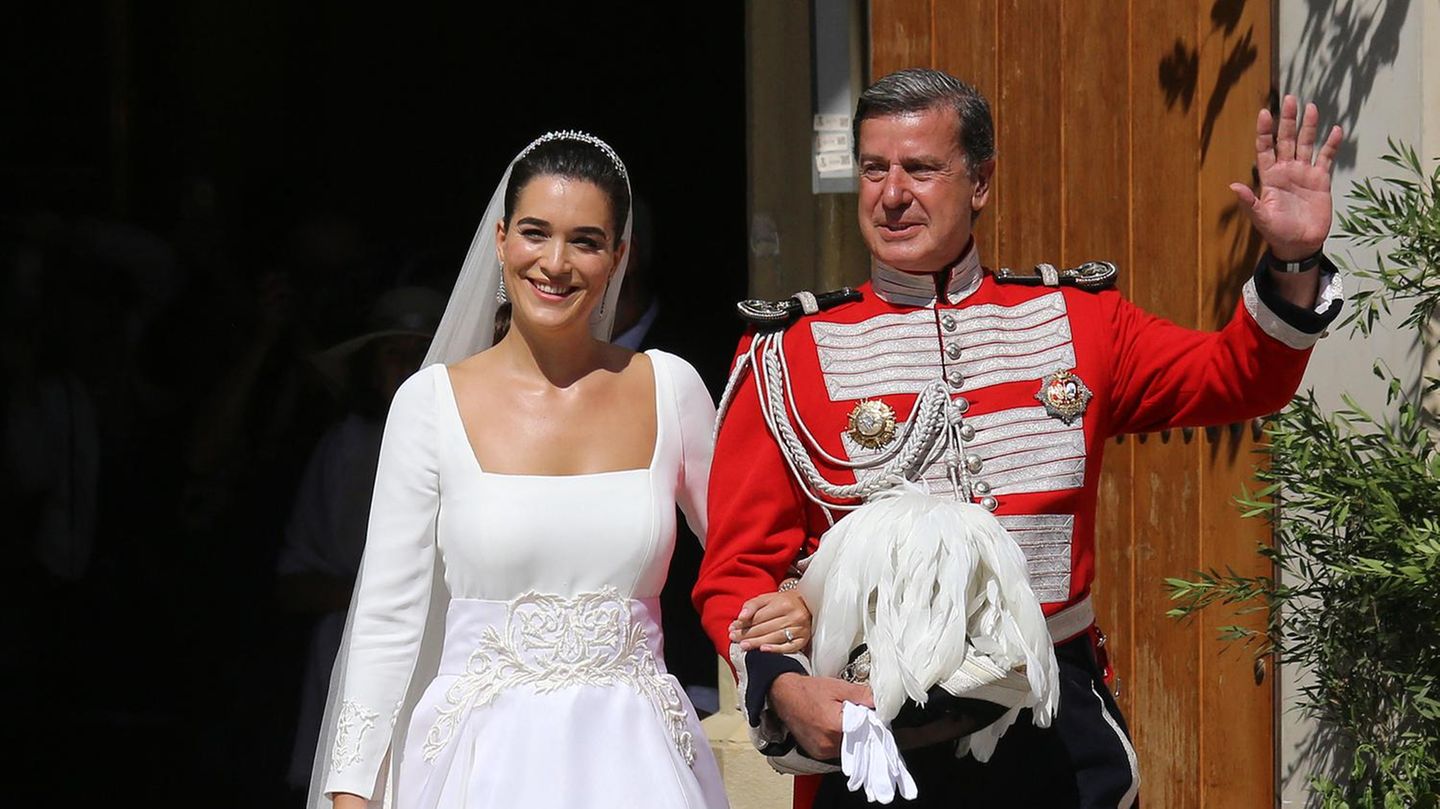 Brautmode-der-Royals-So-sch-n-heiratet-Cayetano-Mart-nez-de-Irujo-seine-Braut