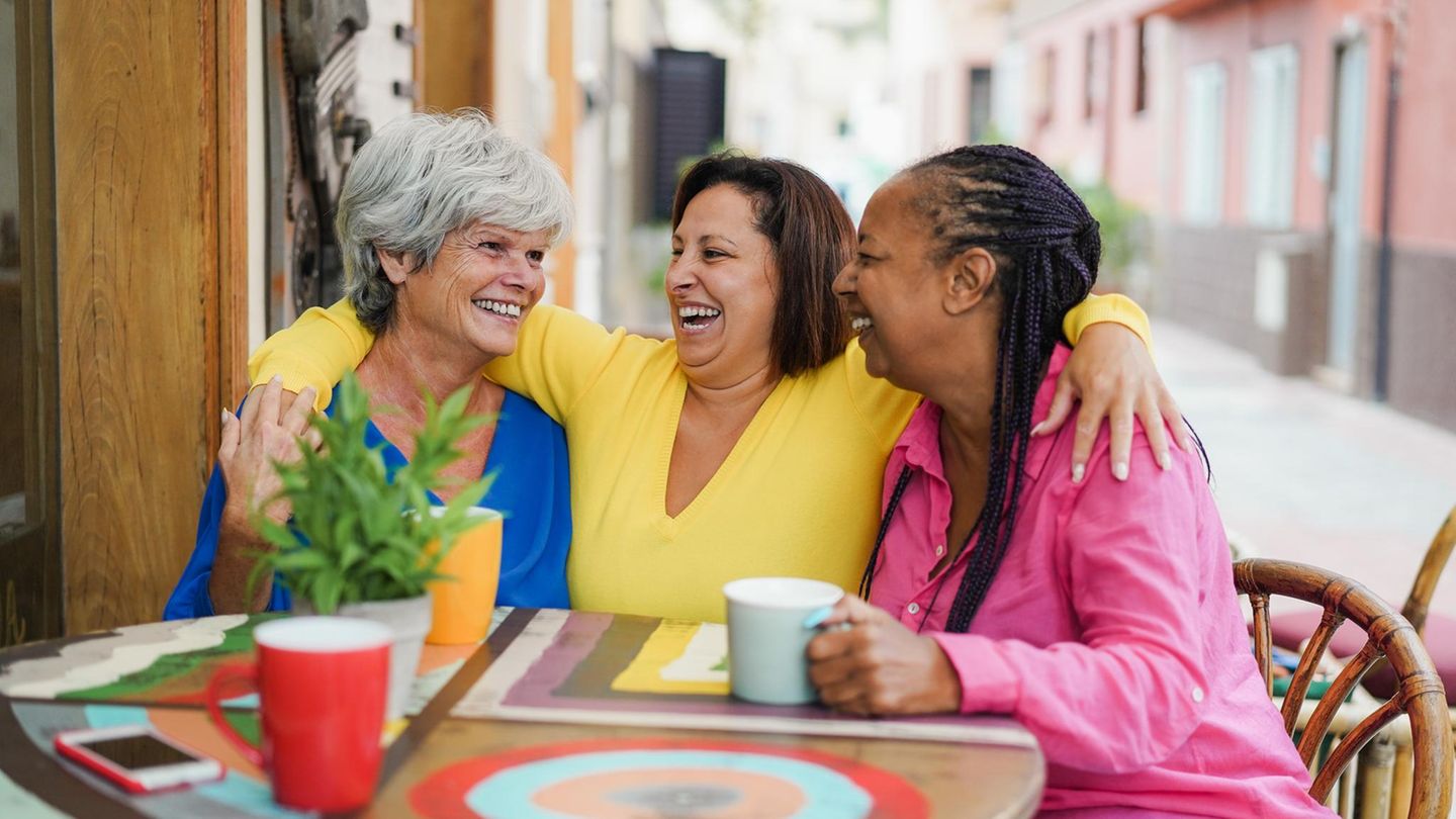 Leichter-Leben-Kolumne-Wie-kann-ich-meine-Freundschaften-pflegen-
