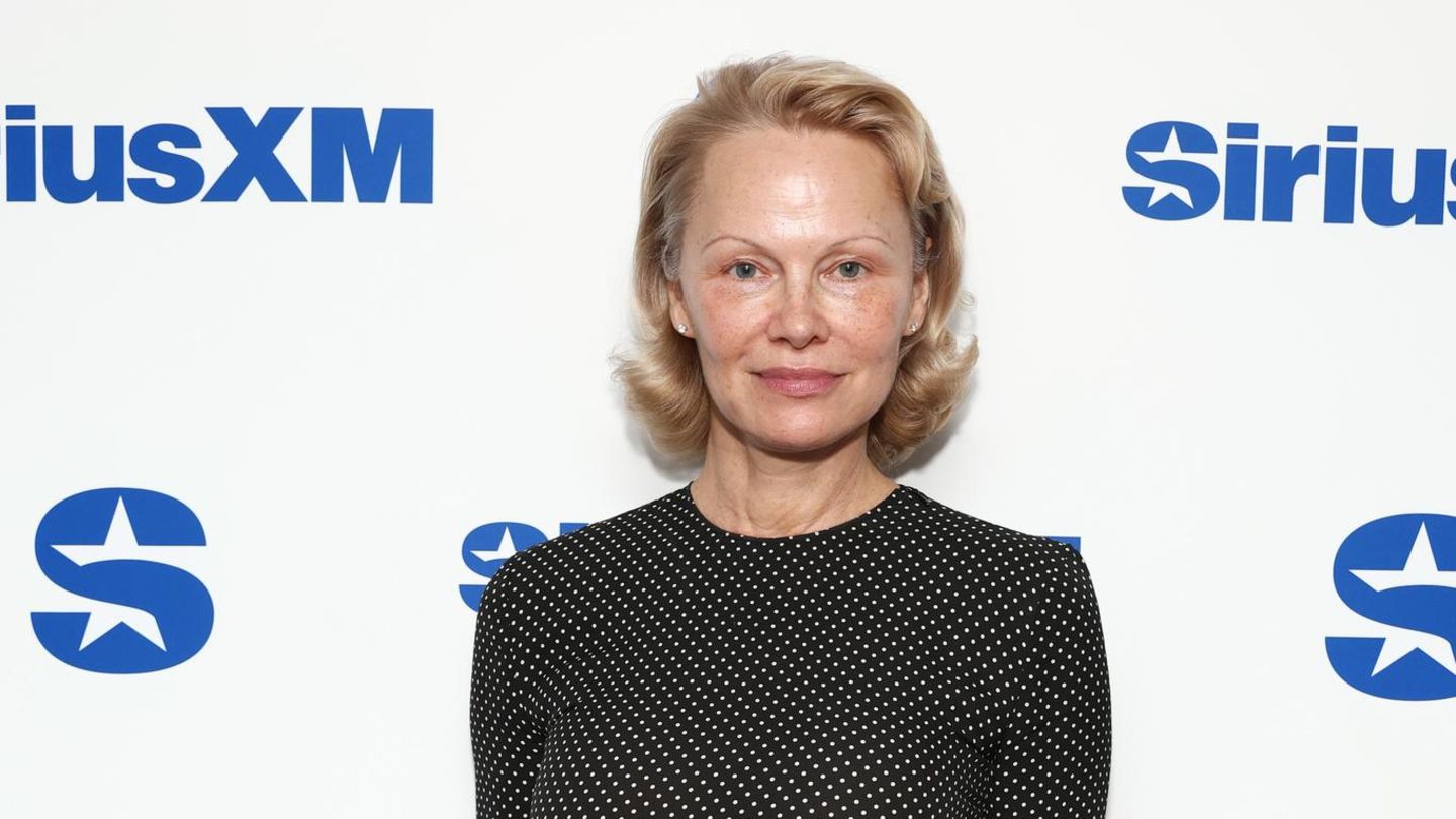 Aufgedeckt-Pamela-Anderson-verr-t-das-Geheimnis-ihres-No-Make-up-Looks