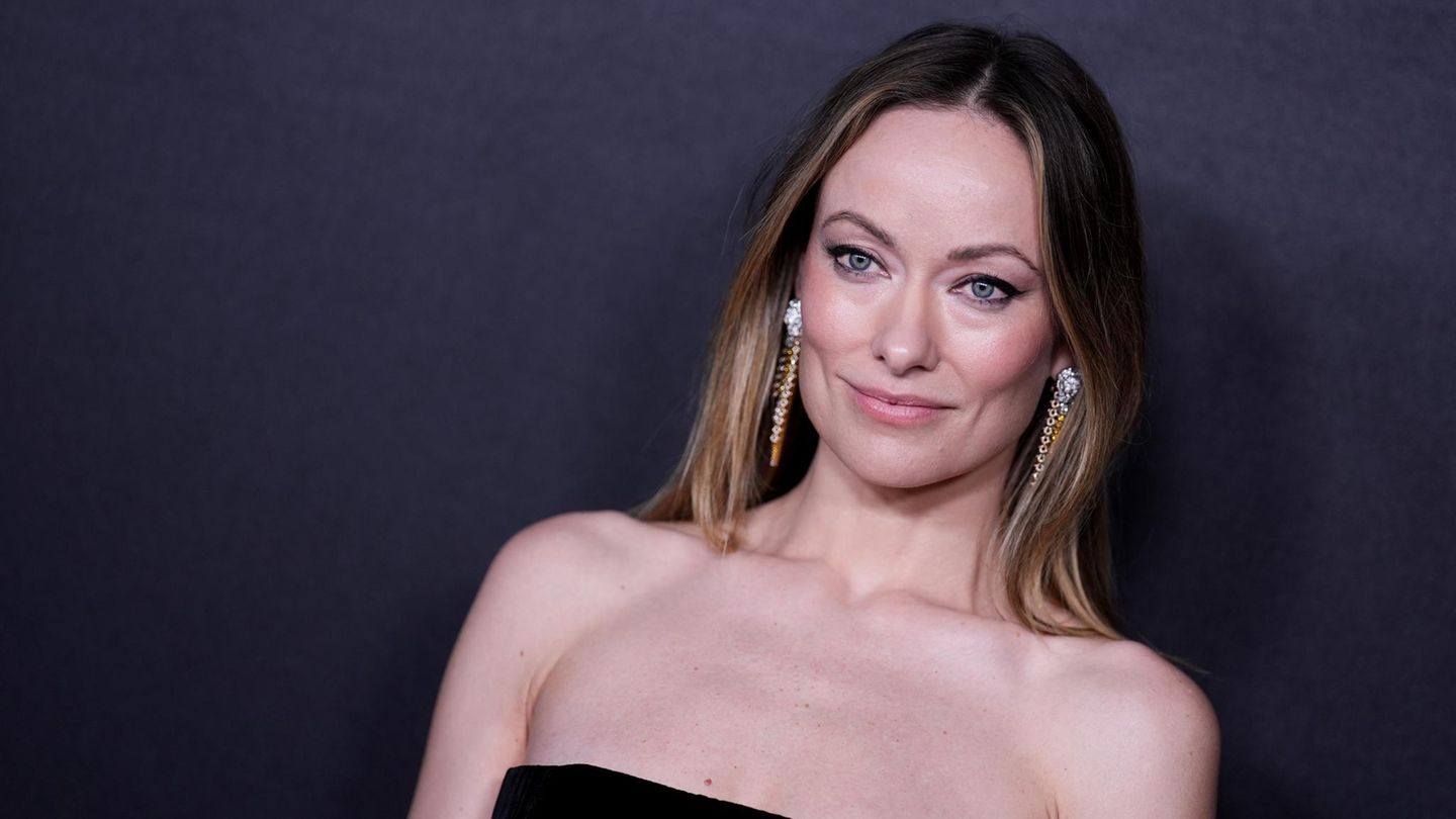 tr-nenrinne-ade-darum-tragen-wir-jetzt-highlighter-unter-unserem-concealer-auf