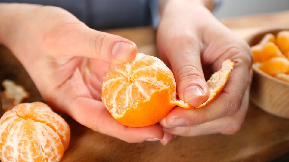 Mandarinenschalen: Die genialen Einsatzmöglichkeiten, die fast niemand kennt.