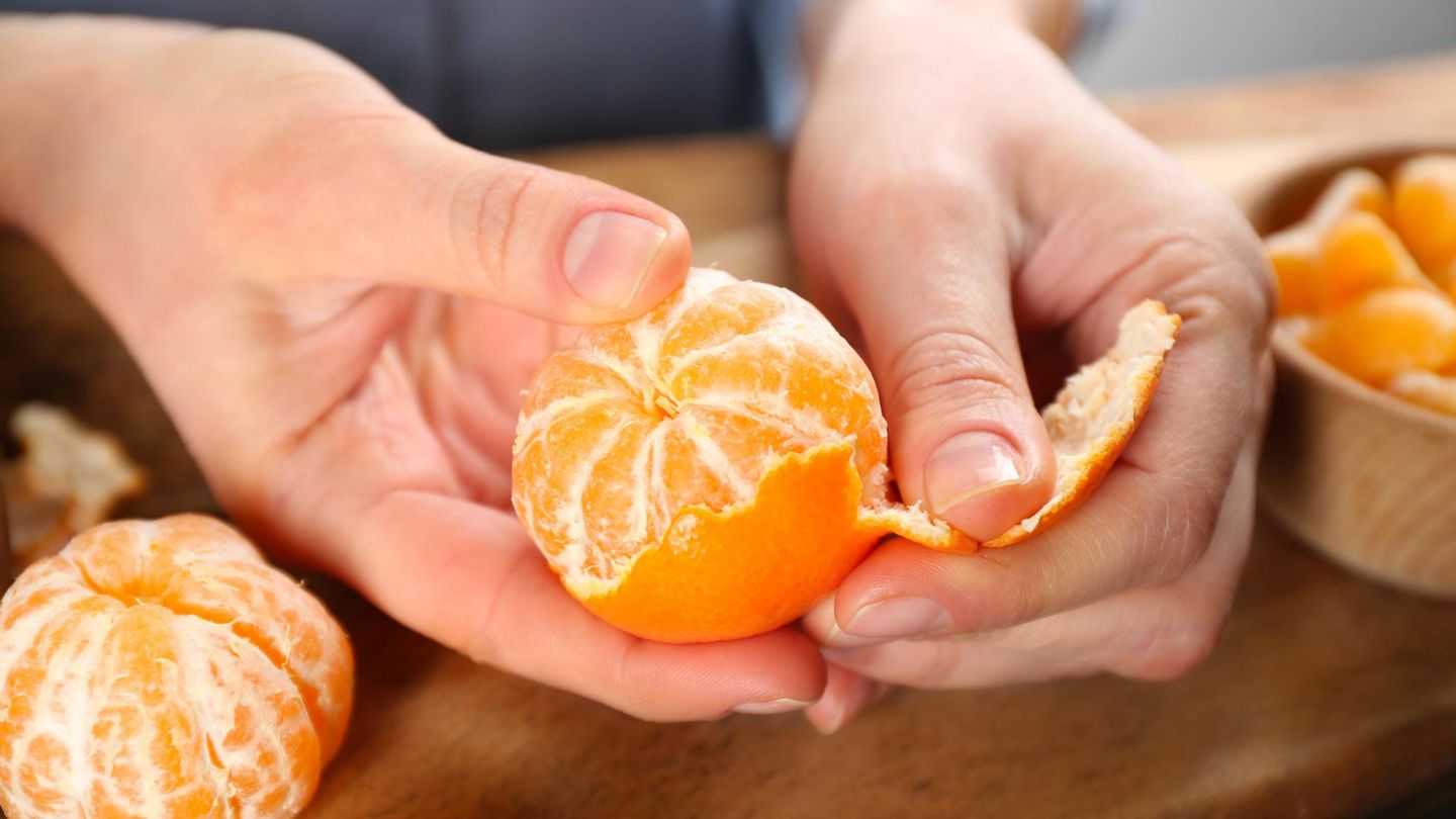 lebensmitteltipp-die-2-genialen-einsatzm-glichkeiten-von-mandarinenschalen-die-fast-niemand-kennt