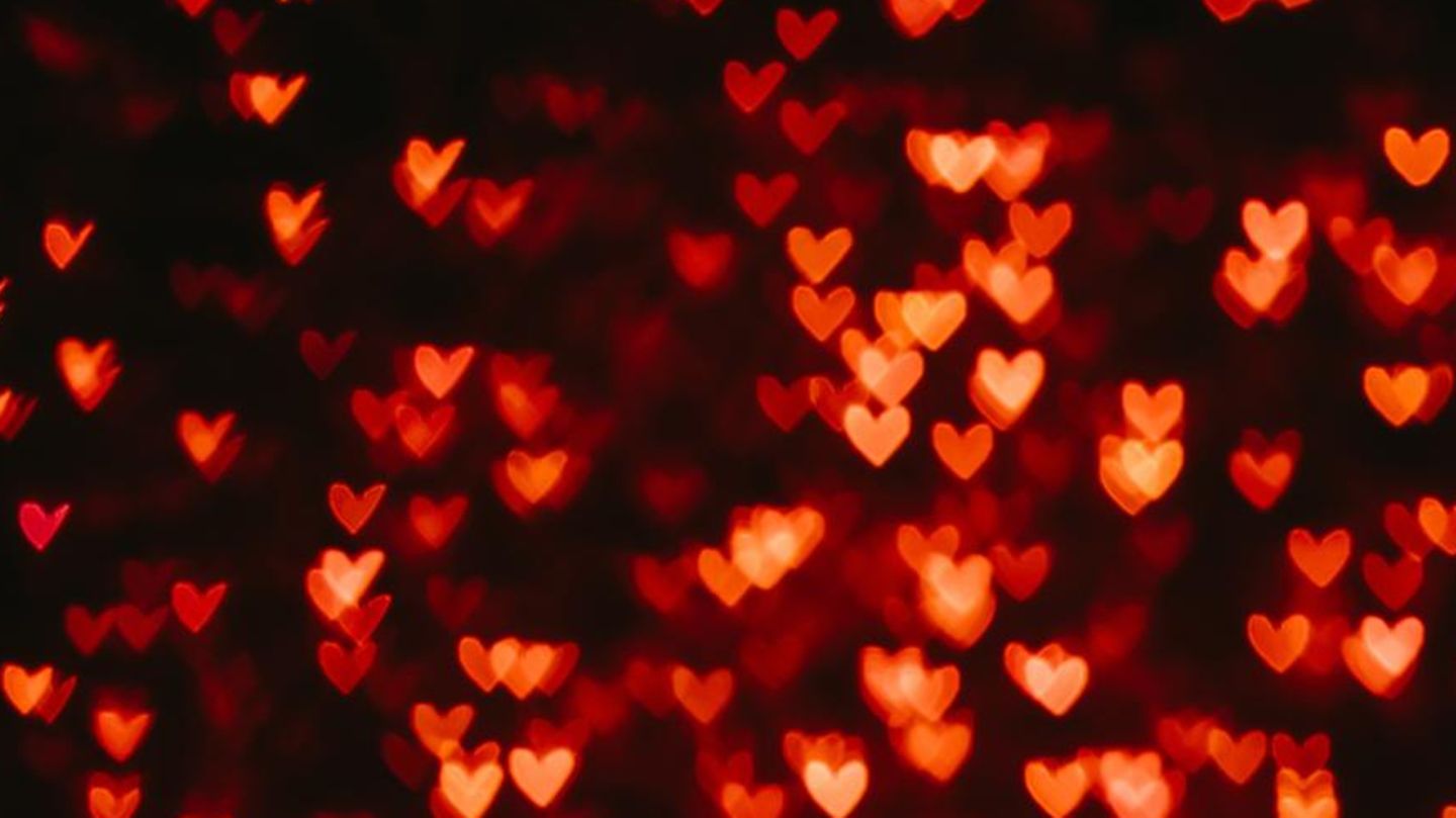 Wochenhoroskop-ab-24-11-3-Sternzeichen-erleben-ein-Liebesfeuerwerk