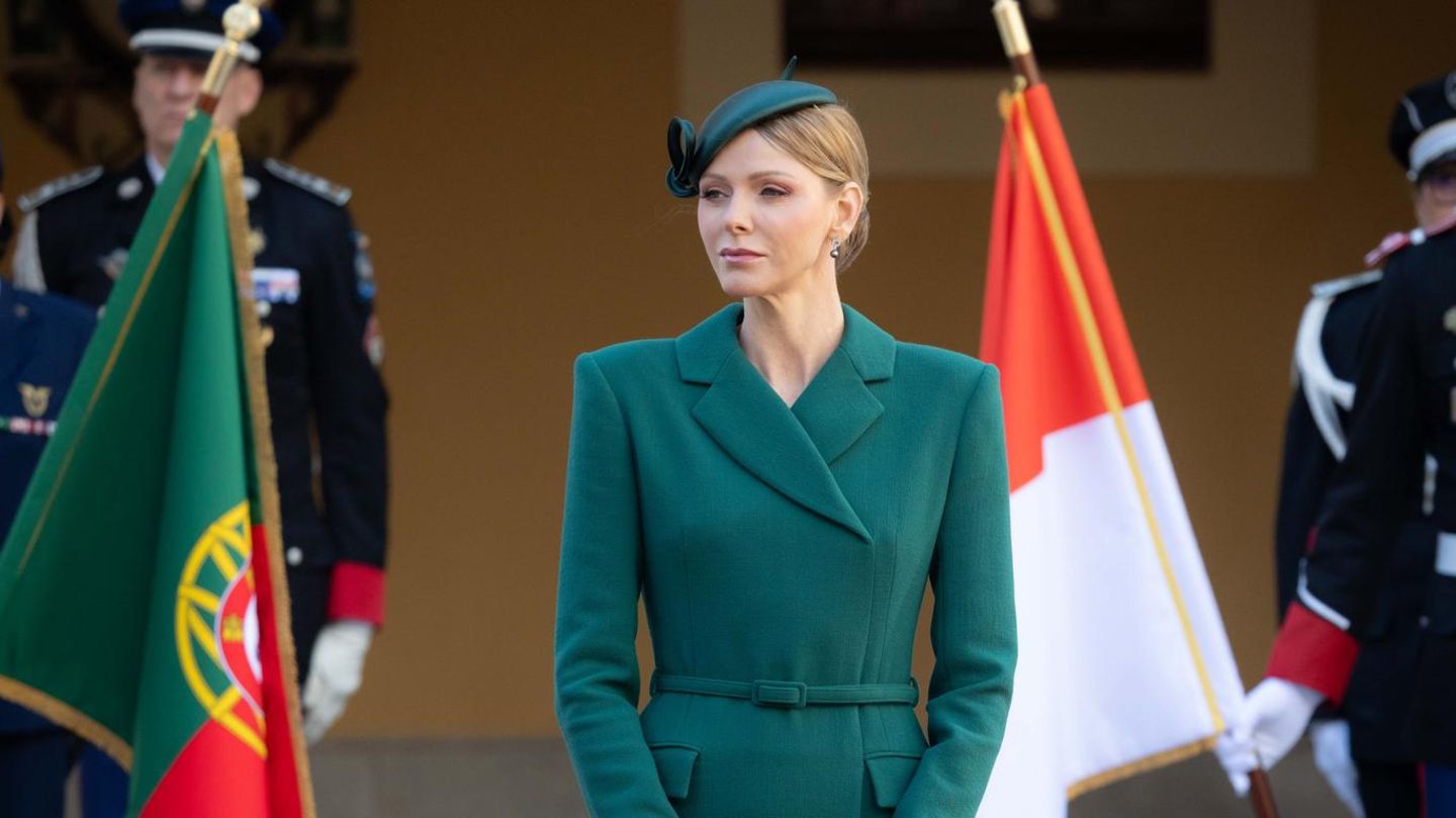 Gleiches-Outfit-der-Royals-F-rstin-Charl-ne-im-neuen-Look-und-eine-Royal-ist-nicht-ganz-unschuldig-daran