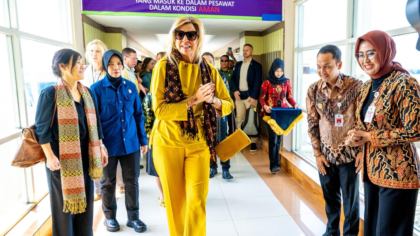 K-nigin-M-xima-Diesen-Fashion-Trick-wendet-sie-auf-ihrer-Indonesien-Reise-an