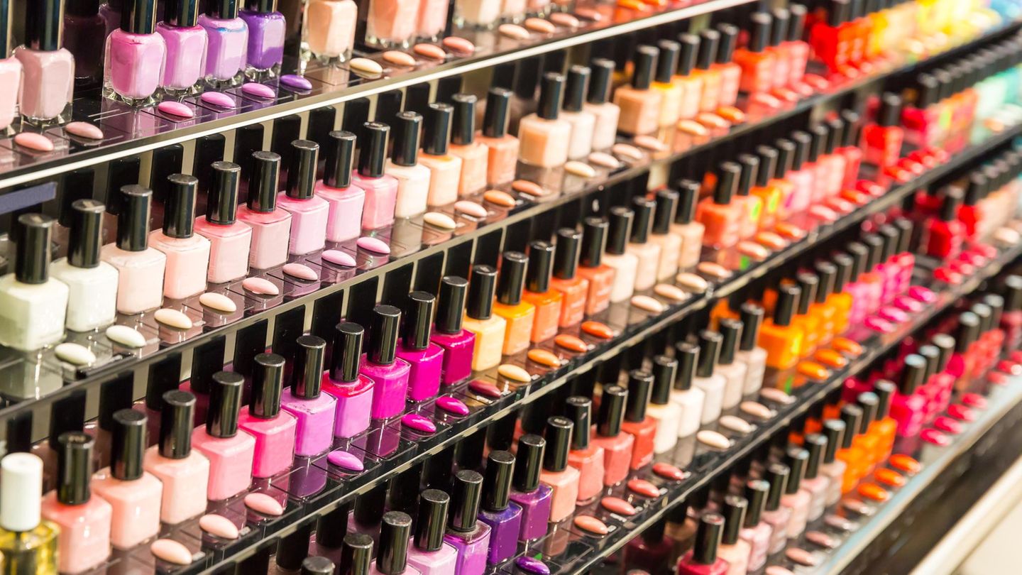 rote-n-gel-waren-gestern-das-ist-der-eleganteste-nagellack-trend-im-winter-2025-2026