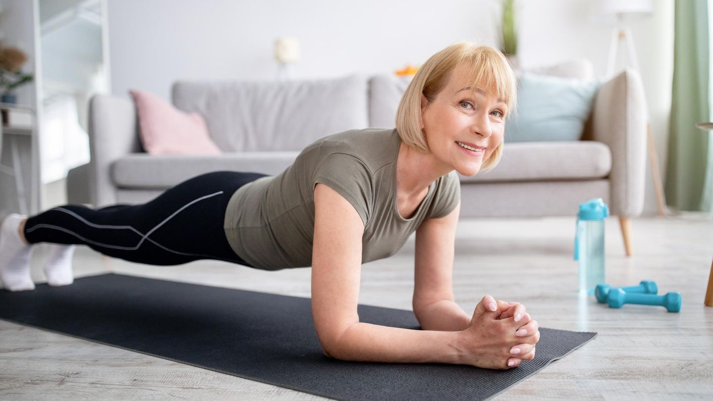 Fitness-Diese-3-einfachen-bungen-sollten-wir-t-glich-machen-um-lange-fit-zu-bleiben