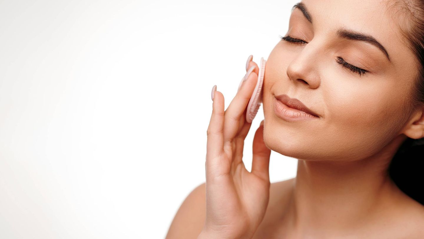 Beauty-Boost-ber-den-Wolken-3-Pflege-Tipps-die-deine-Haut-sofort-in-Urlaubsstimmung-versetzen