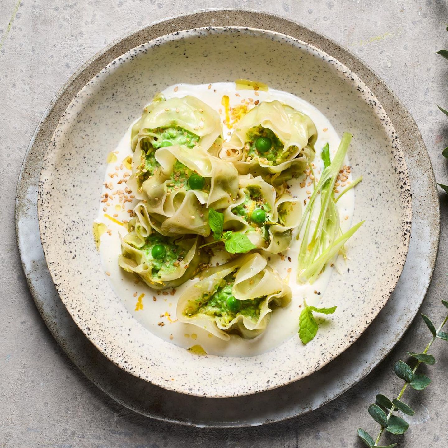 Gedämpfte Erbsen-Dumplings mit Dip