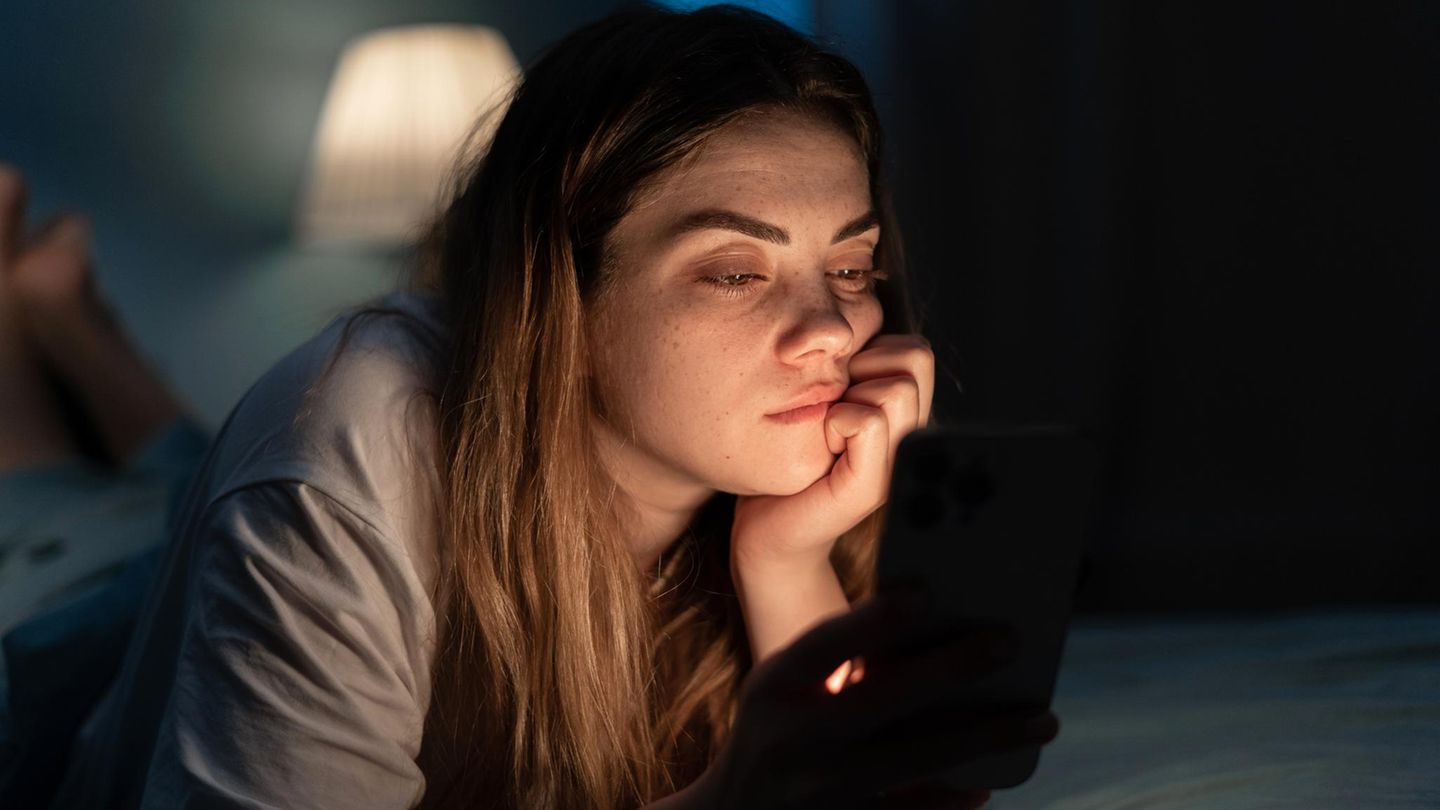 St-ndig-um-3-00-Uhr-wach-Mit-diesen-3-Tipps-findest-du-zur-ck-in-den-Schlaf