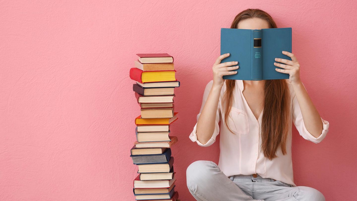 Lieblingsb-cher-der-Redaktion-Diese-Titel-haben-uns-2025-berzeugt-und-begeistert