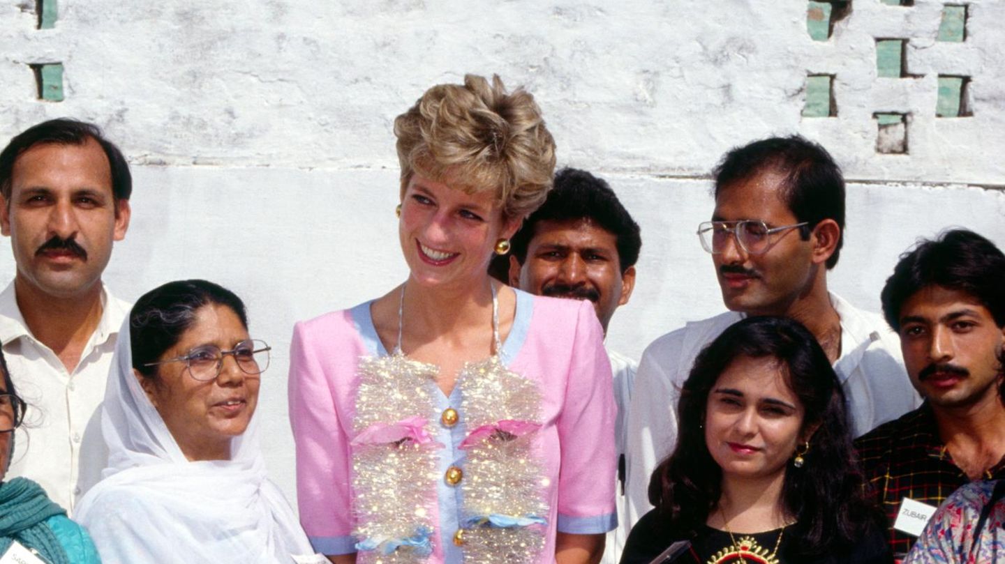 ein-klassiker-kehrt-zur-ck-dieser-80er-jahre-pump-von-lady-diana-ist-2026-wieder-im-trend