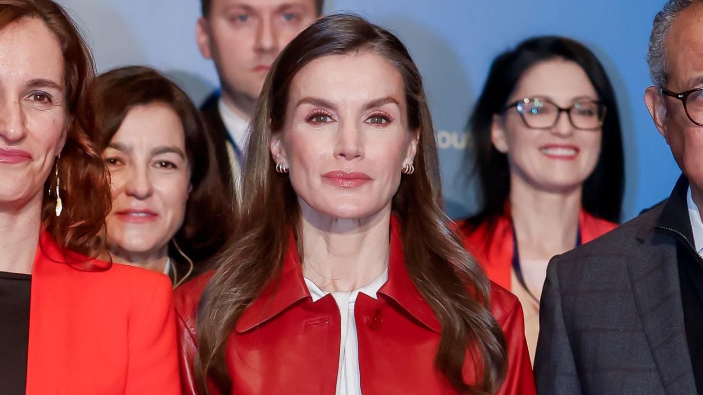 Schn-ppchen-Diesem-High-Street-Piece-bleibt-Letizia-schon-seit-Jahren-treu