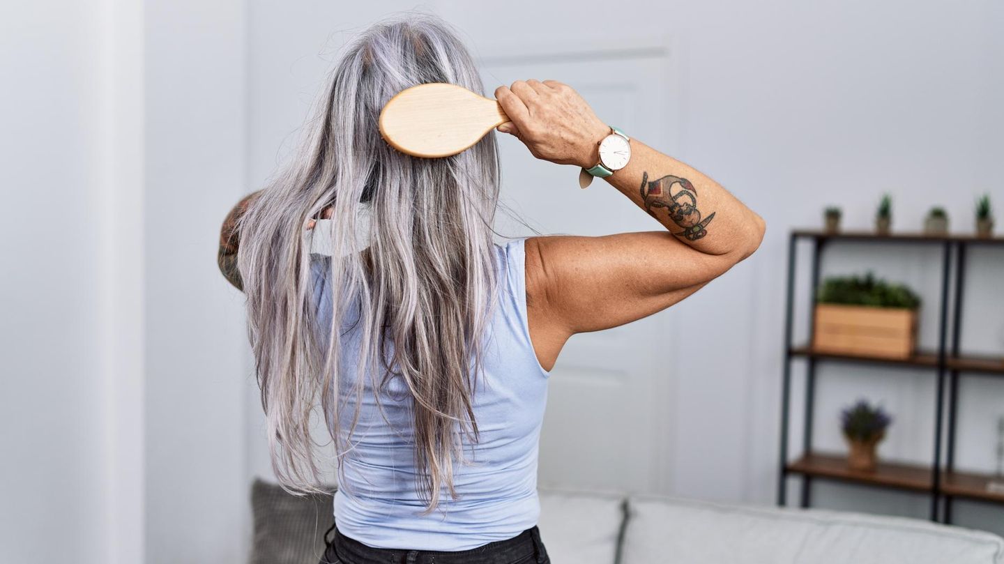 In-nur-8-Sekunden-Viraler-8-Sekunden-Trick-schenkt-deinem-Haar-sofort-mehr-Volumen