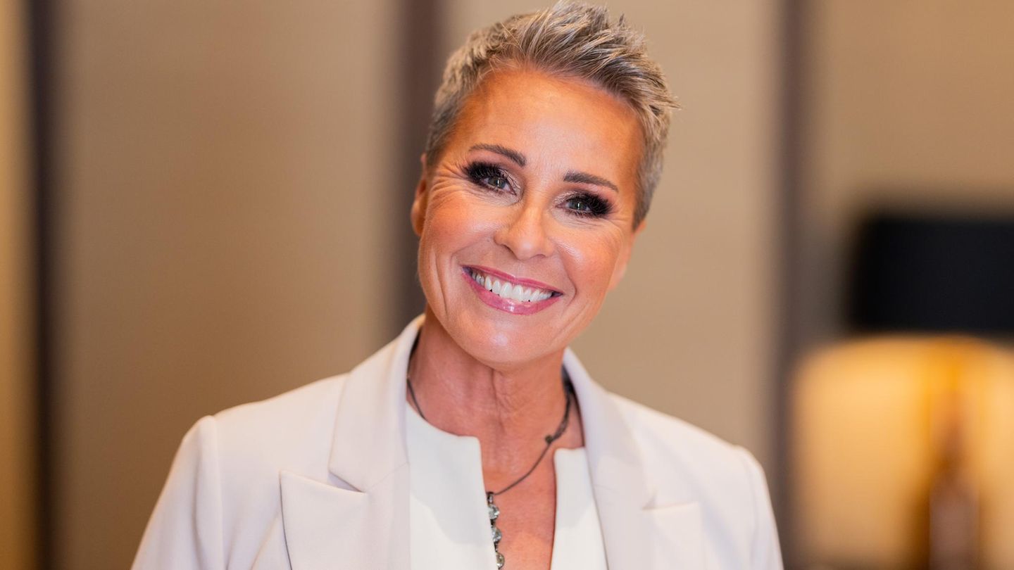 Nat-rlich-grau-Mit-diesem-Kniff-wirken-ihre-grauen-Haare-noch-edler