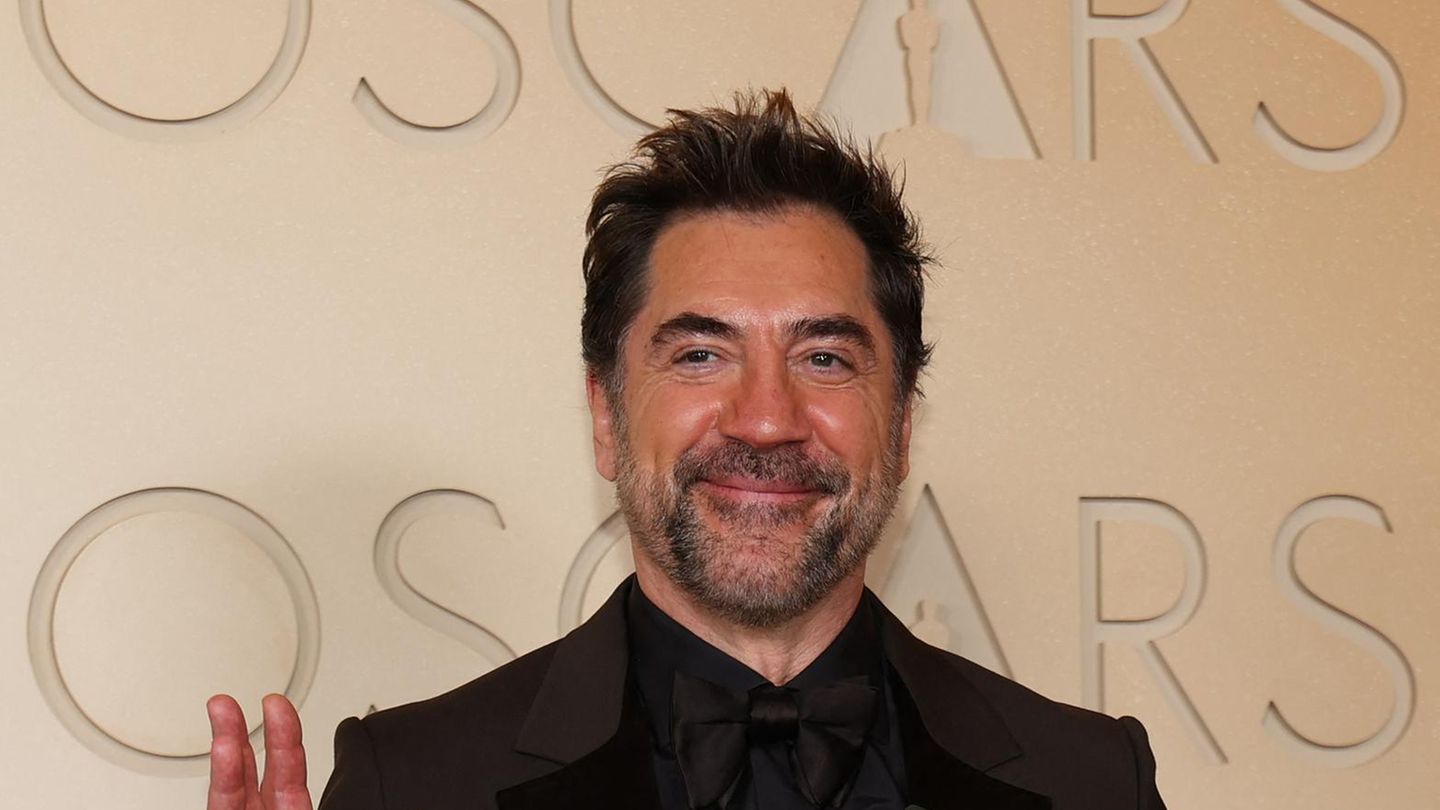 "No A La Guerra": Javier Bardem sendet mit seinem Oscar-Look eine wichtige Botschaft