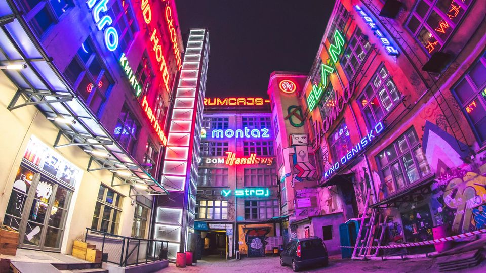 Breslau: "Neon Side Gallery"