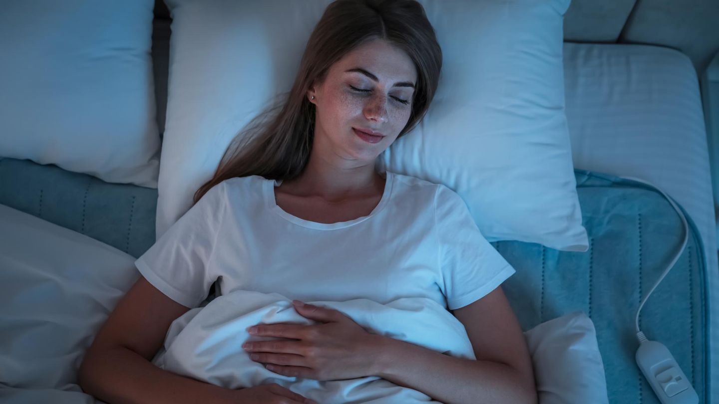 Schlafen-trotz-Hitze-So-hilft-dir-die-gyptische-Methode-in-hei-en-Sommern-chten