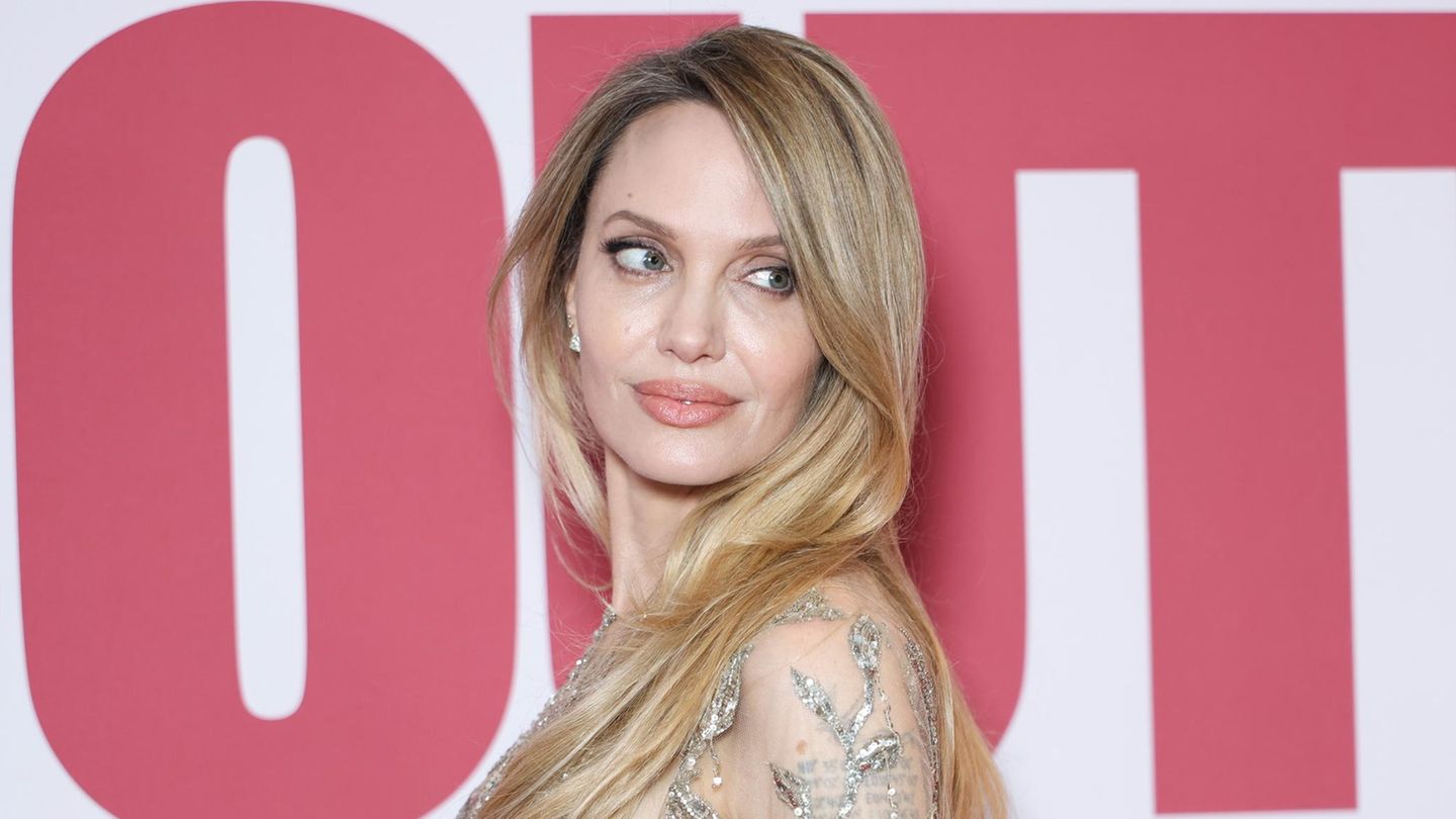 Angelina-Jolie-Ich-f-hle-mich-jetzt-wie-eine-ltere-Frau-und-nehme-es-an-
