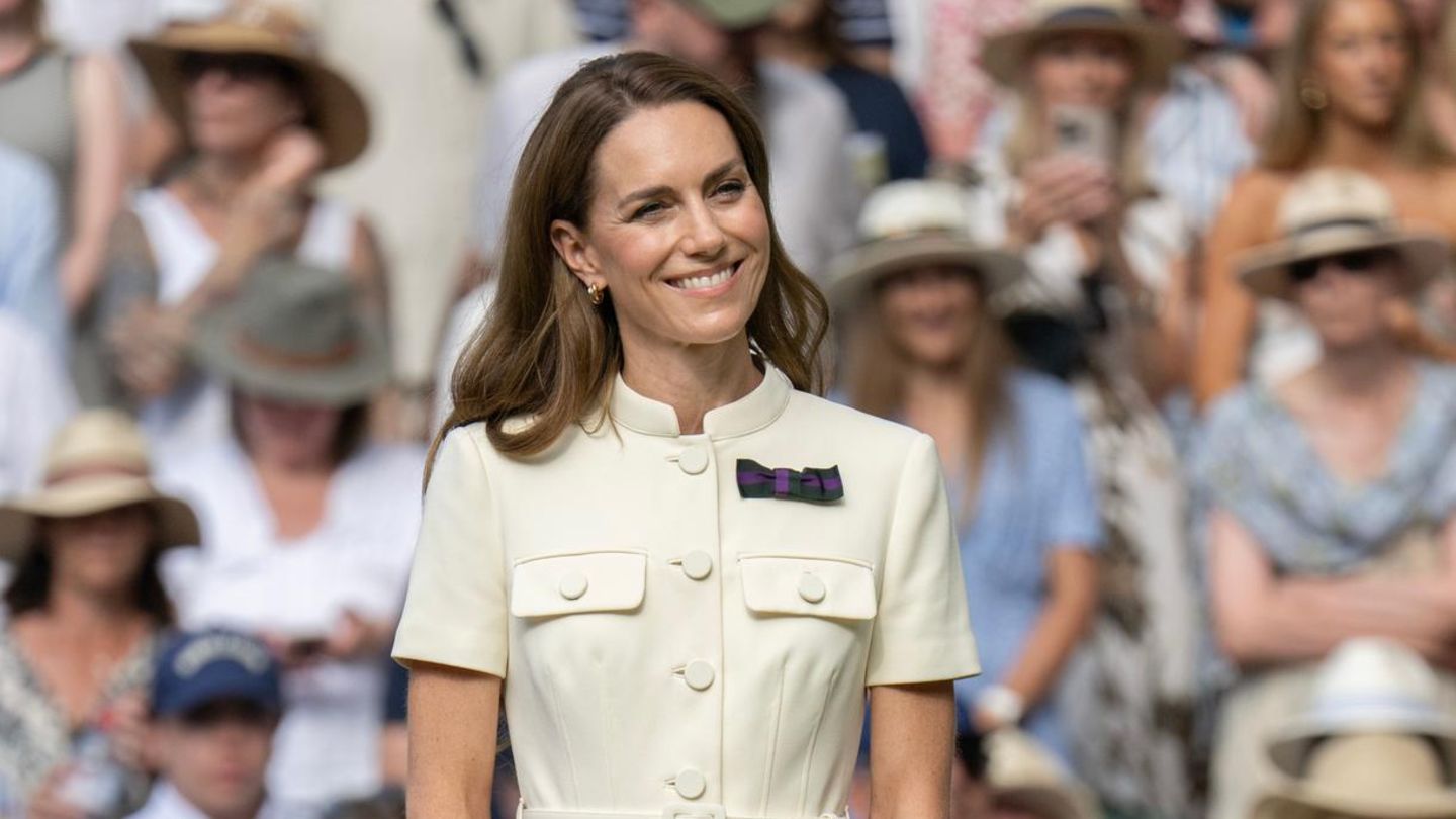Gleiches-Outfit-der-Royals-Nicht-nur-sie-liebt-das-Kleid-auch-eine-andere-Royal
