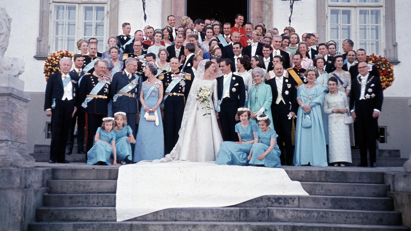 Brautmode-der-Royals-Diese-Hochzeitserinnerung-tr-gt-sie-bis-heute-am-Herzen