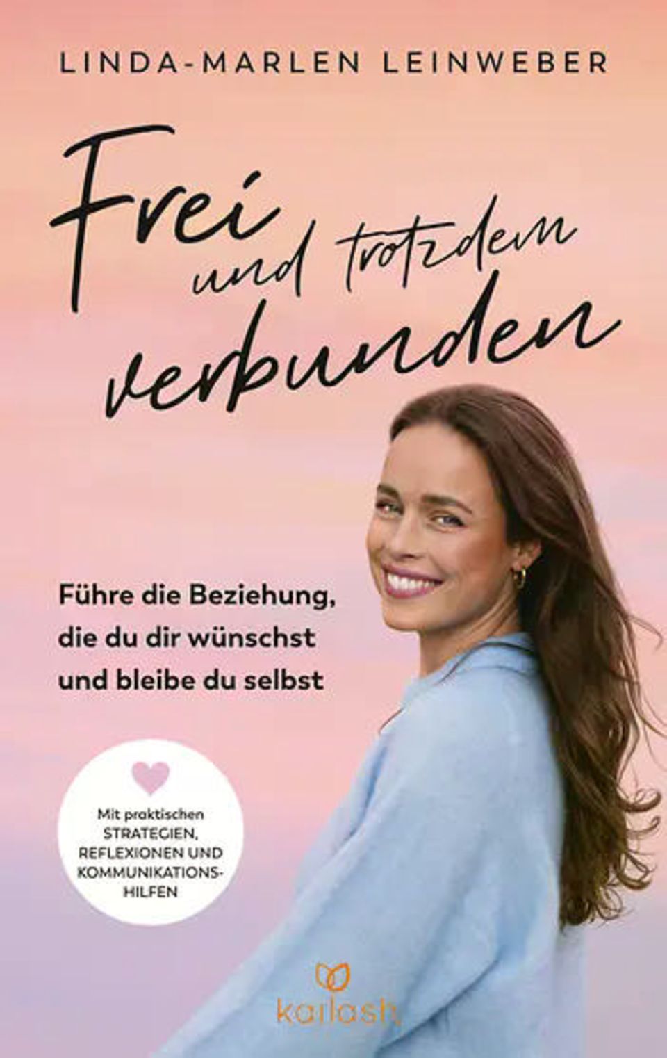 In ihrem Buch "Frei und trotzdem verbunden" lädt Psychologin und Coachin Linda-Marlen Leinweber dich ein, die verschiedenen Aspekte von Liebesbeziehungen zu erkunden und die Beziehung zu führen, die du dir wünschst. Erschienen bei Kailash für 20 Euro. Auch auf ihrem Instagram-Kanal gibt sie wertvolle Tipps für den Alltag aus psychologischer Sicht. 