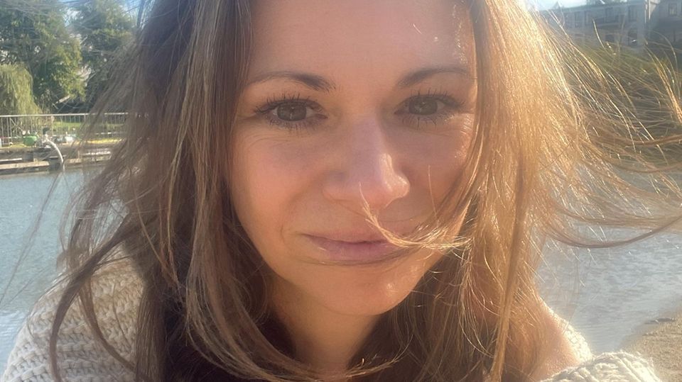 Nathalie Klüver hat sich nach dem Schreiben dieses Texts vorgenommen, jeden Tag ein kleines Mini-Gespräch mit einer fremden Person zu führen