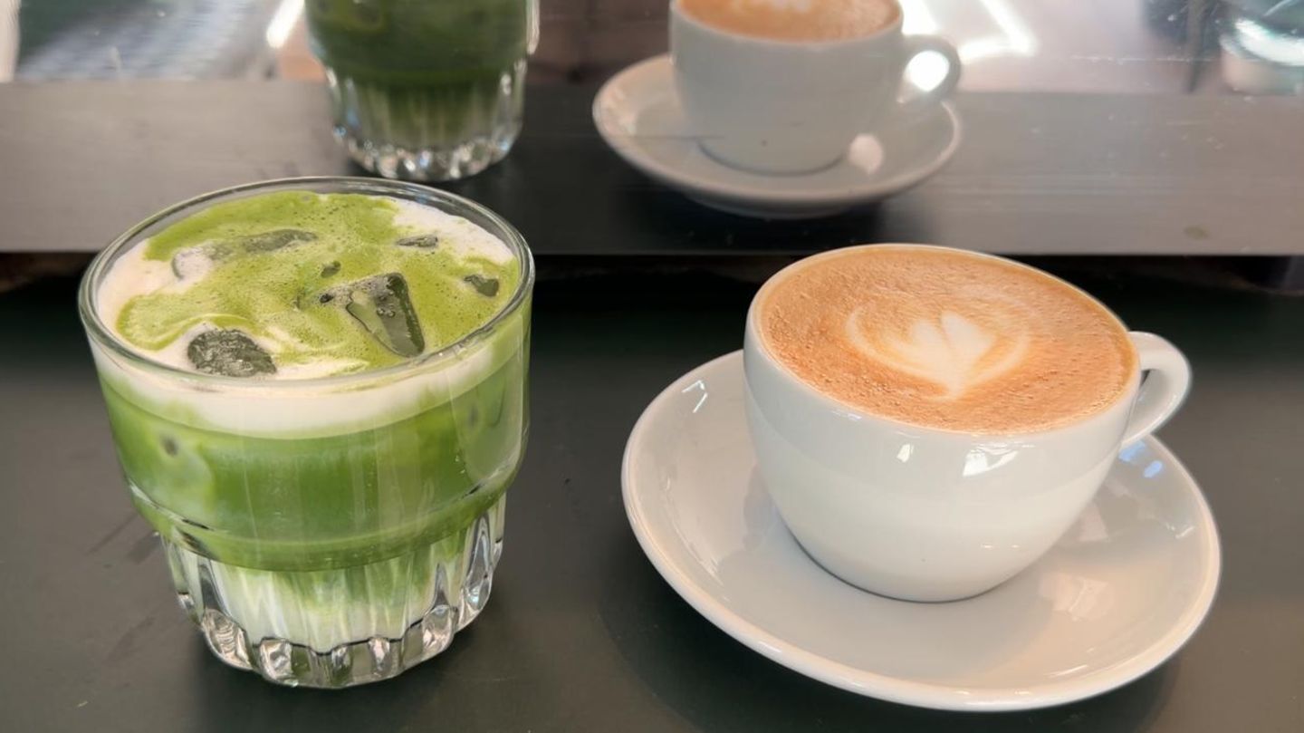 Matcha-vs-Kaffee-Ist-das-gr-ne-Pulver-wirklich-so-gesund-