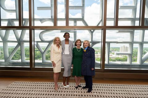 dr-jill-biden-die-sch-nsten-looks-der-ehemaligen-first-lady-brigitte-de