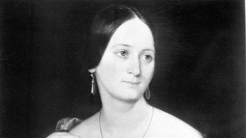 Božena Nĕmcová schrieb "Drei Haselnüsse für Aschenbrödel", das später zum Kultfilm wurde. Ihr Roman "Babička", Tschechiens populärster Klassiker, wurde auch verfilmt.