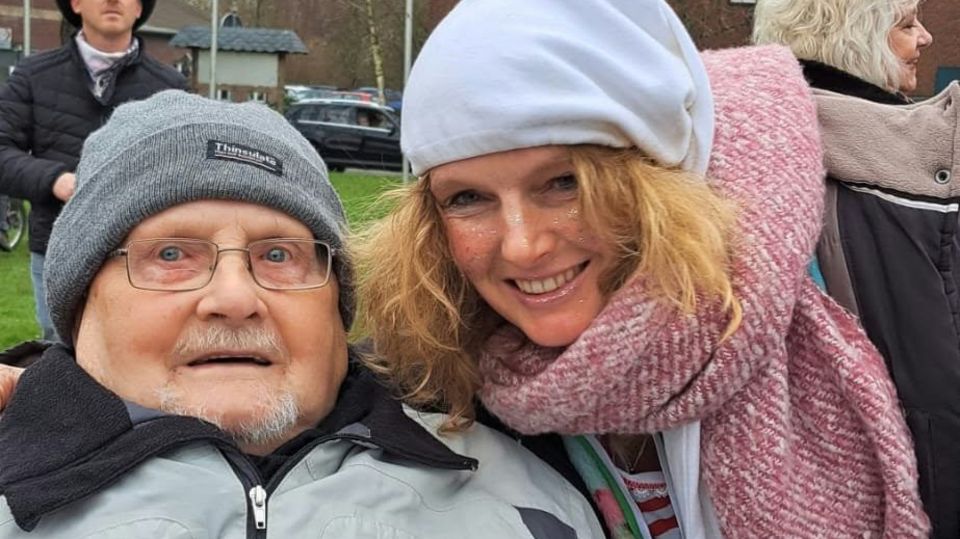 Wilhelm Kersten und seine Tochter Jeannette, beide mit Mütze