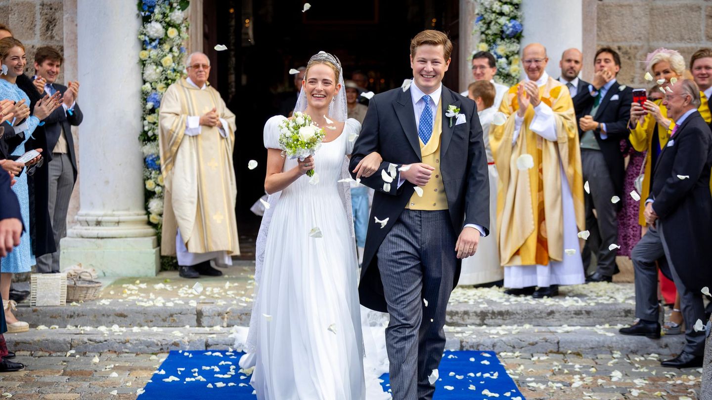 Brautmode der Royals: Royale Hochzeit mit meterlangem Schleier